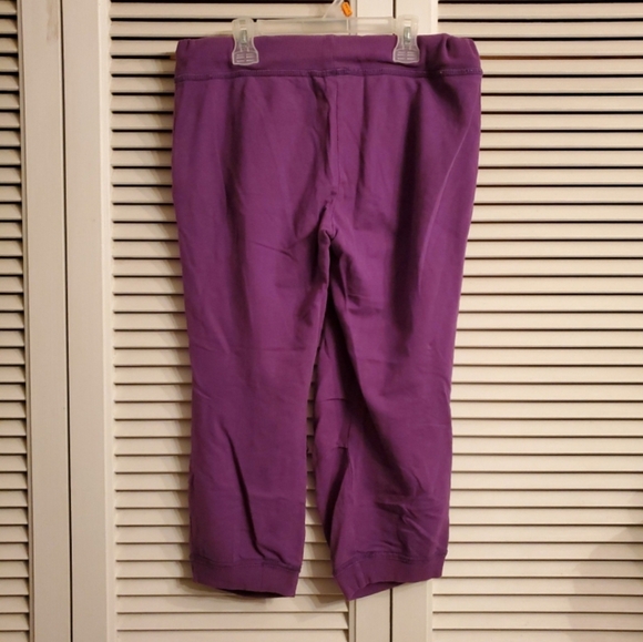 Miley Cyrus Capri Pants - Picture 3 of 4